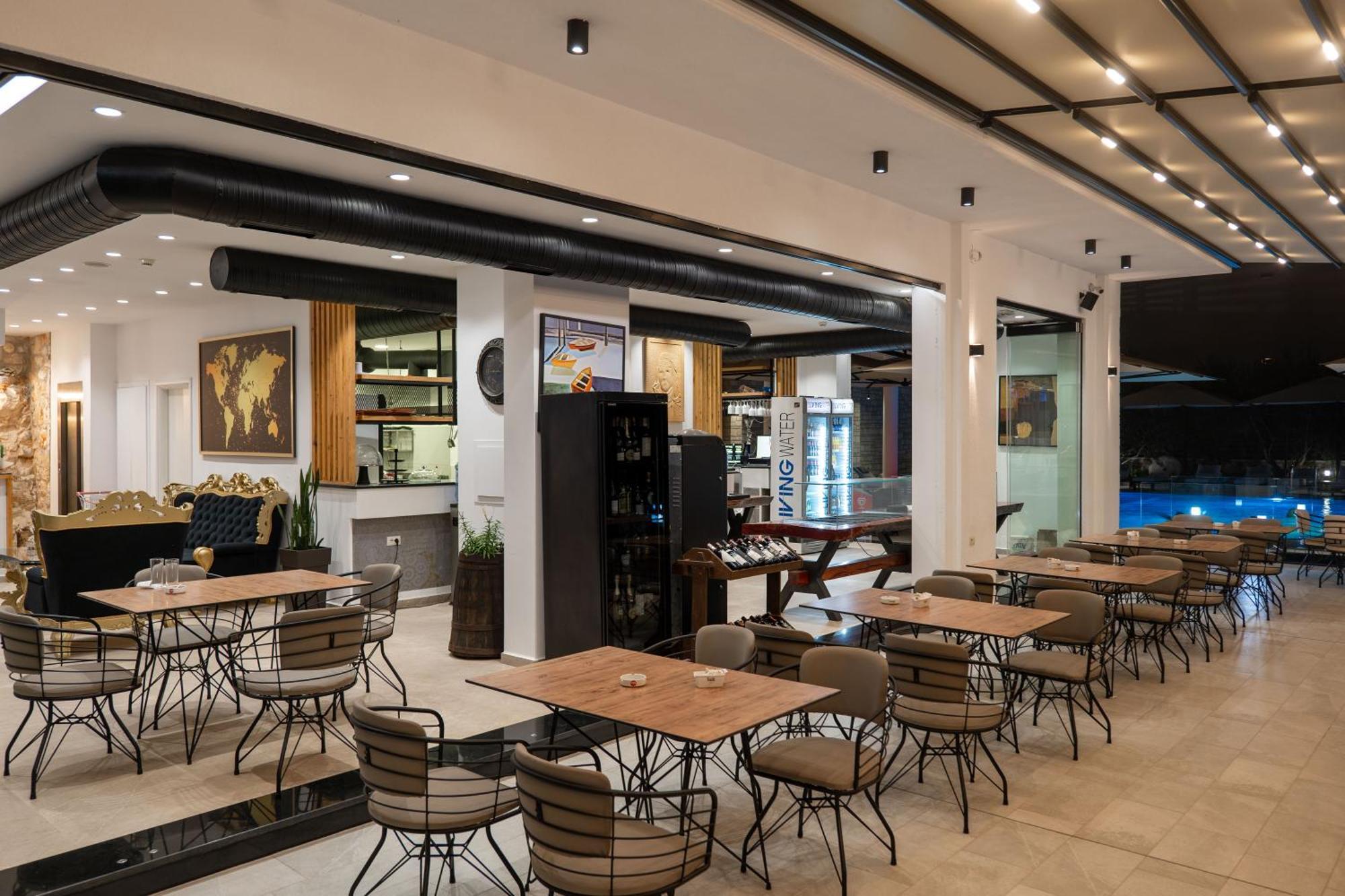 Art Hotel Sarande Exterior photo