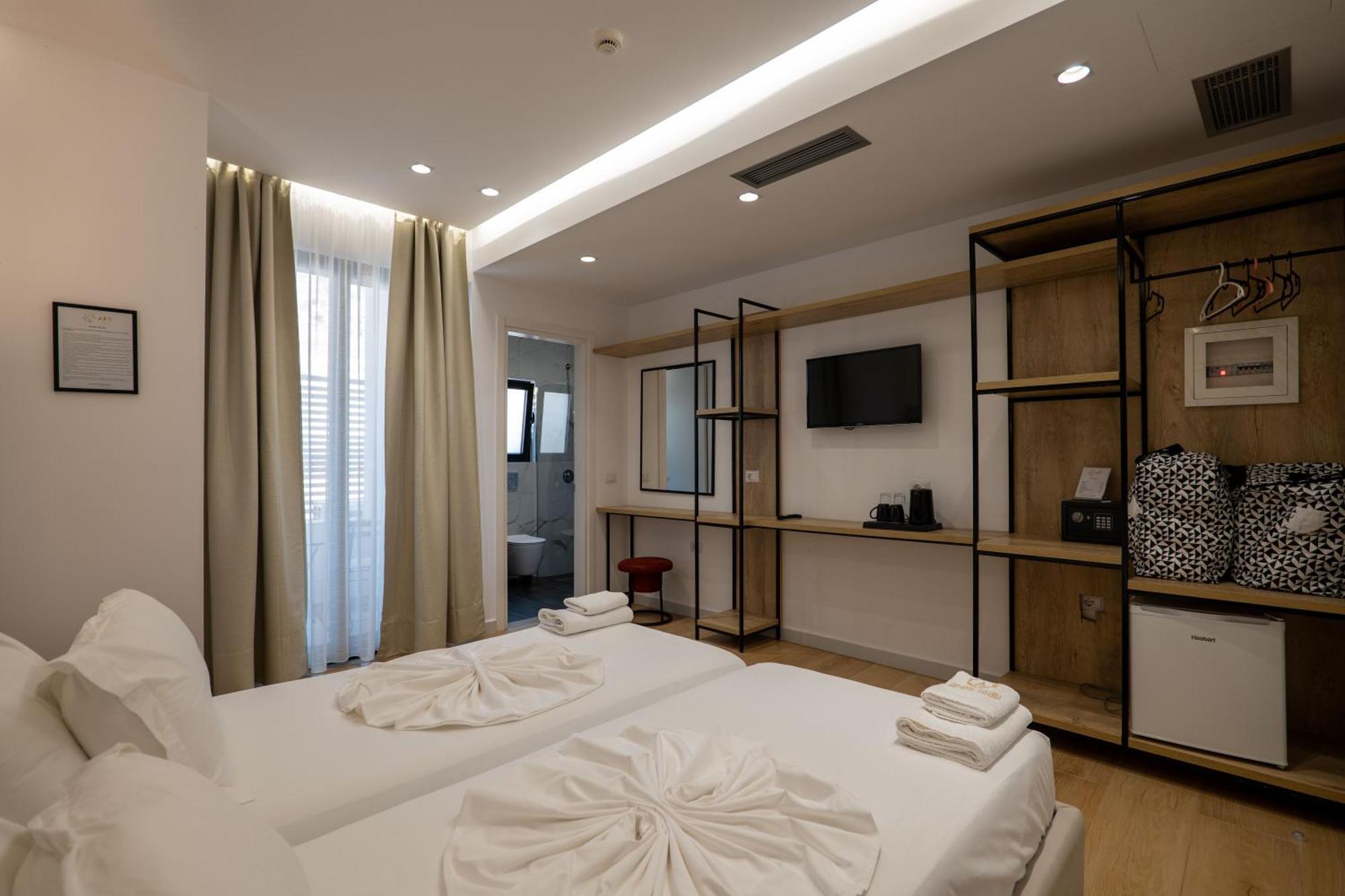 Art Hotel Sarande Exterior photo